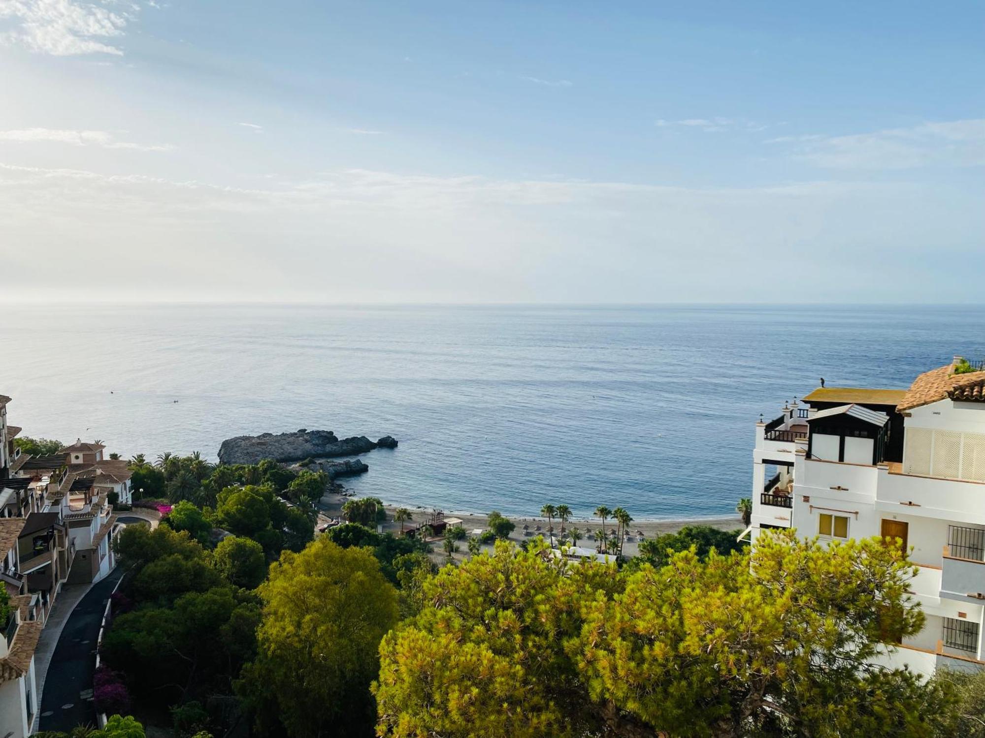 Jardines De Adnania En Marina Del Este Con Vista Al Mar Ada La Herradura  Luaran gambar