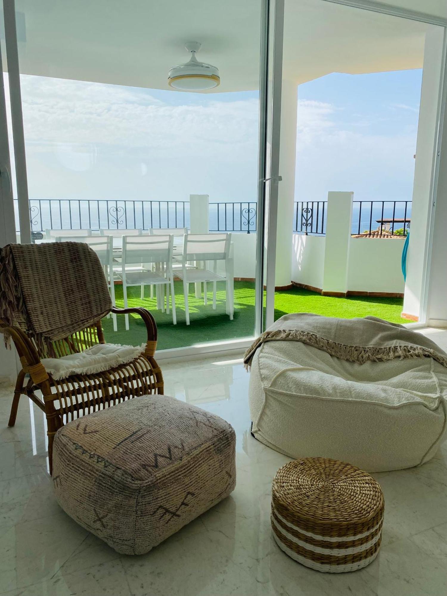 Jardines De Adnania En Marina Del Este Con Vista Al Mar Ada La Herradura  Luaran gambar