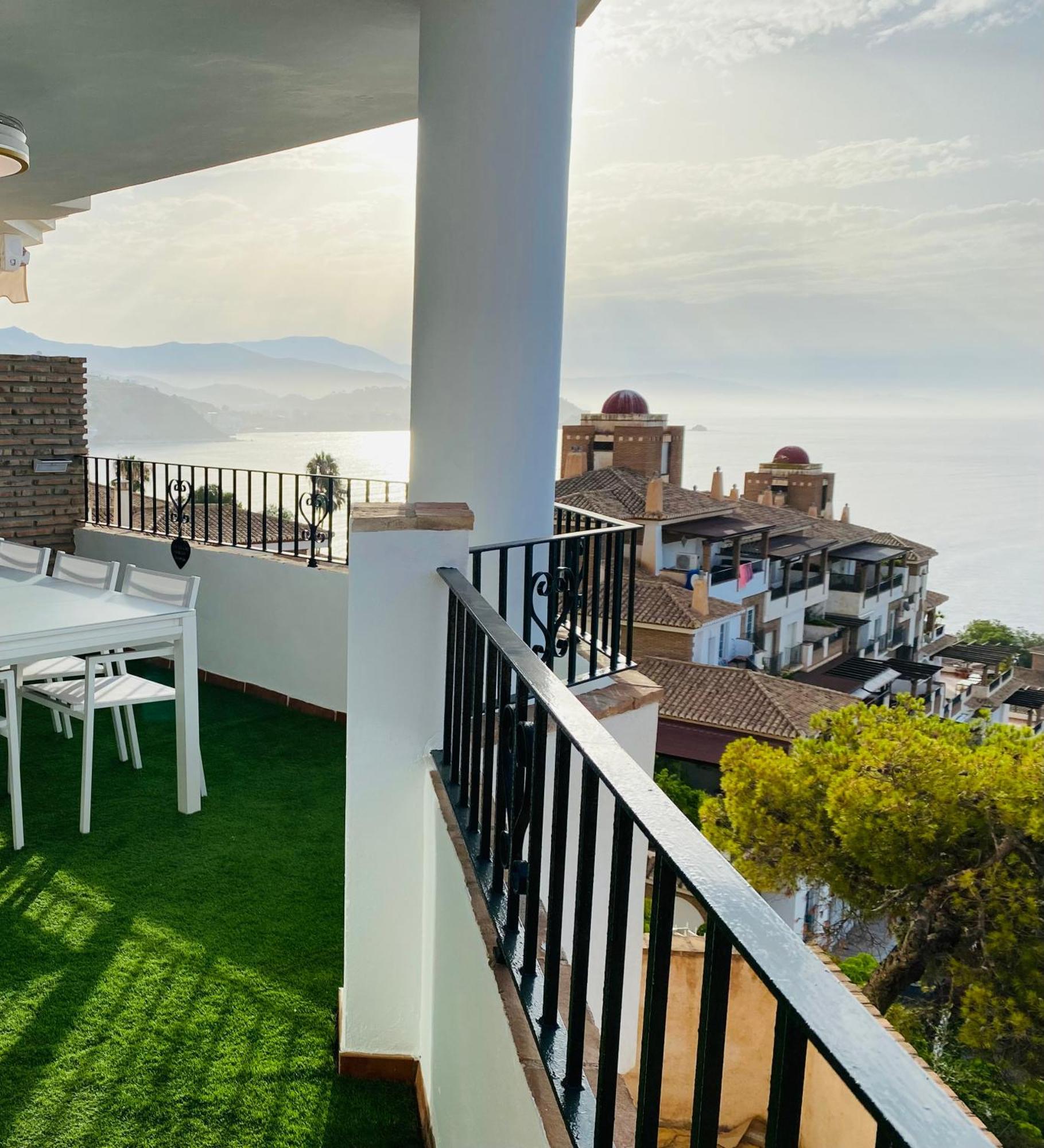 Jardines De Adnania En Marina Del Este Con Vista Al Mar Ada La Herradura  Luaran gambar