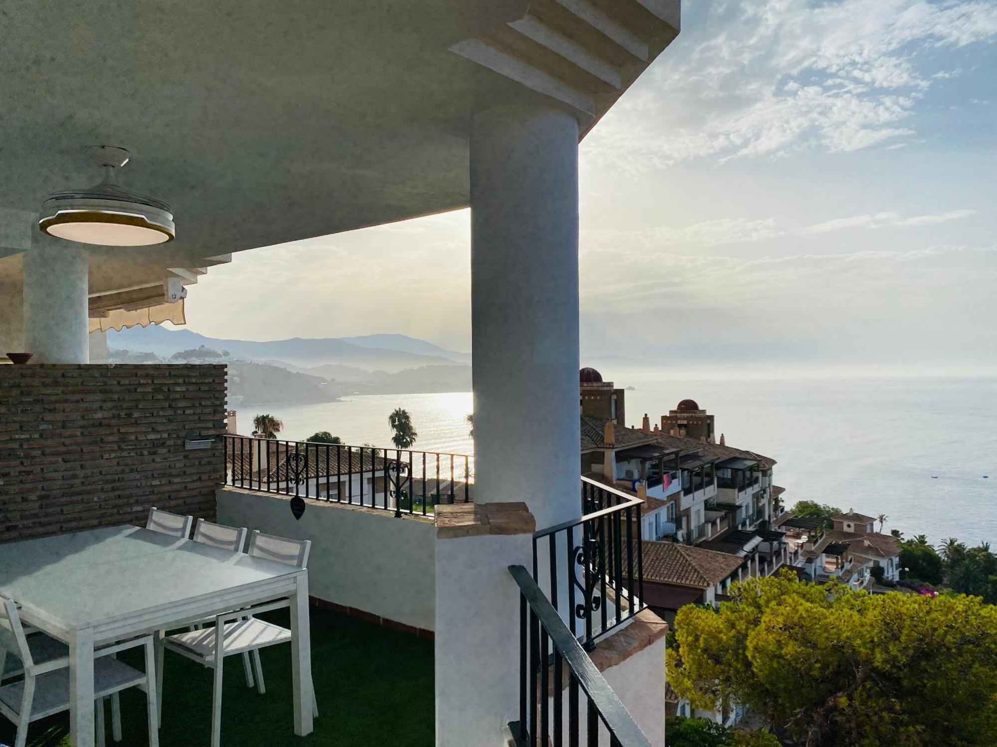 Jardines De Adnania En Marina Del Este Con Vista Al Mar Ada La Herradura  Luaran gambar