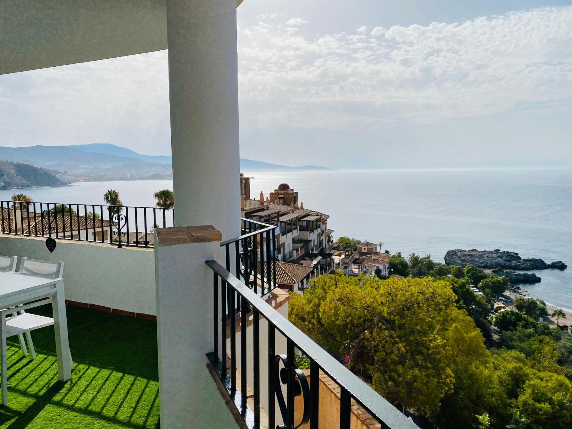 Jardines De Adnania En Marina Del Este Con Vista Al Mar Ada La Herradura  Luaran gambar